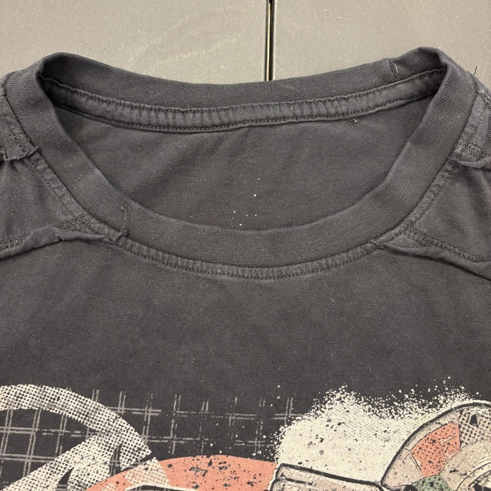Disney parks men's Boba Fett distressed bounty hunter Star Wars T-shirt M - Picture 2 of 7